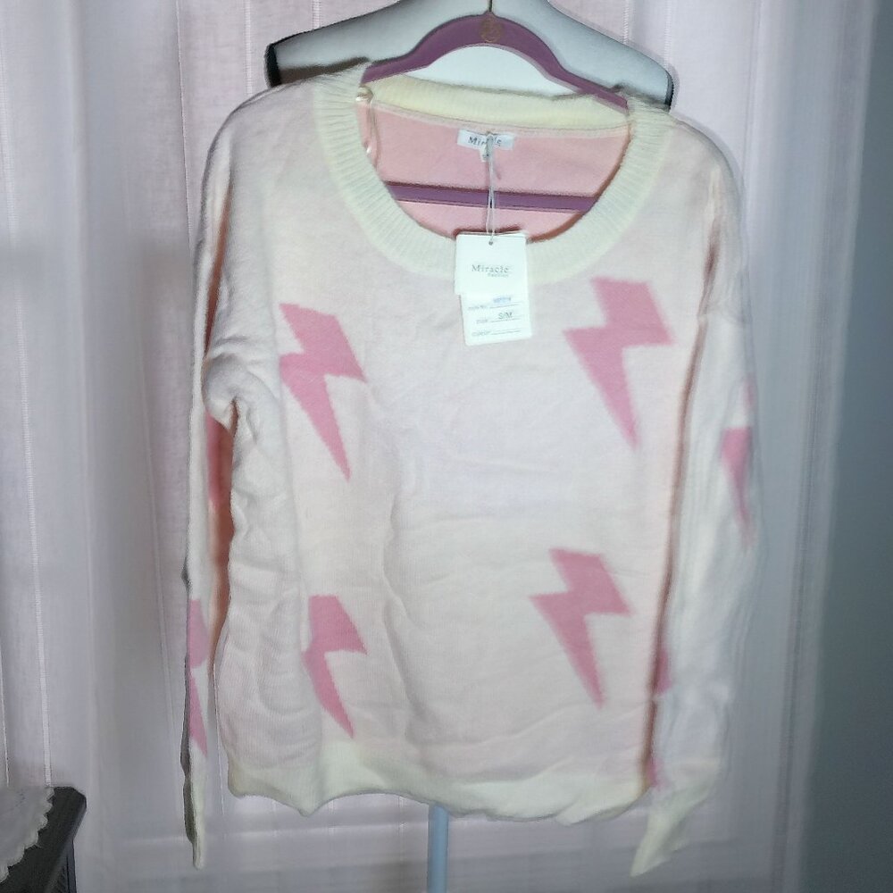 MIRACLE USA NWT Long Sleeve Scoop Neck Cream/Pink w/ Lightning Bolts Sweater S/M